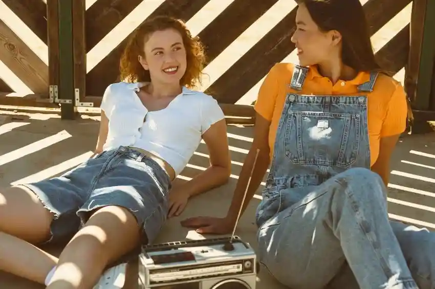 How to Recreate 2000s Styles Today