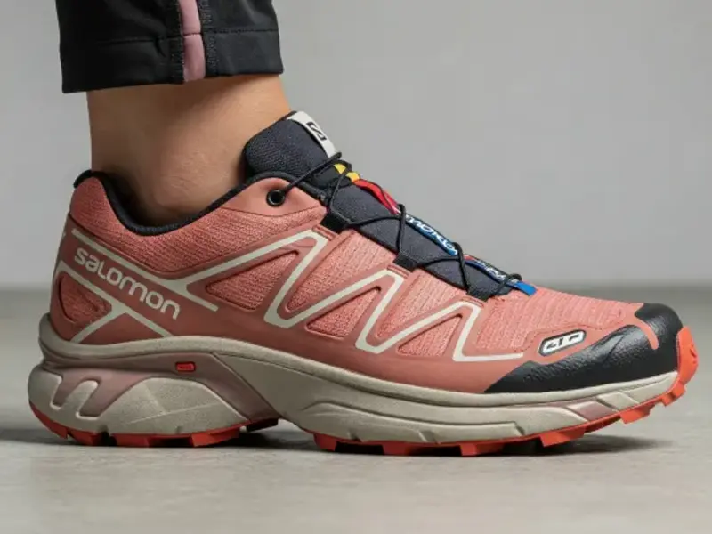 à la Salomon XT-4 sneakers